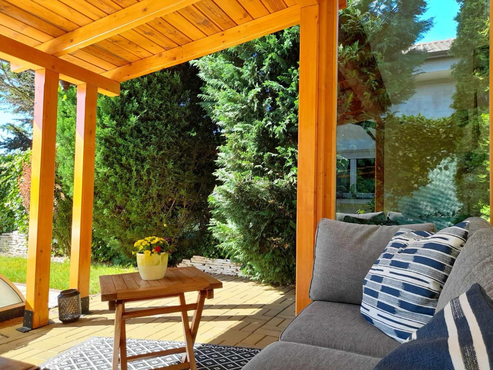 Canadian Style House With 3D Effect Pool Vinosady Εξωτερικό φωτογραφία